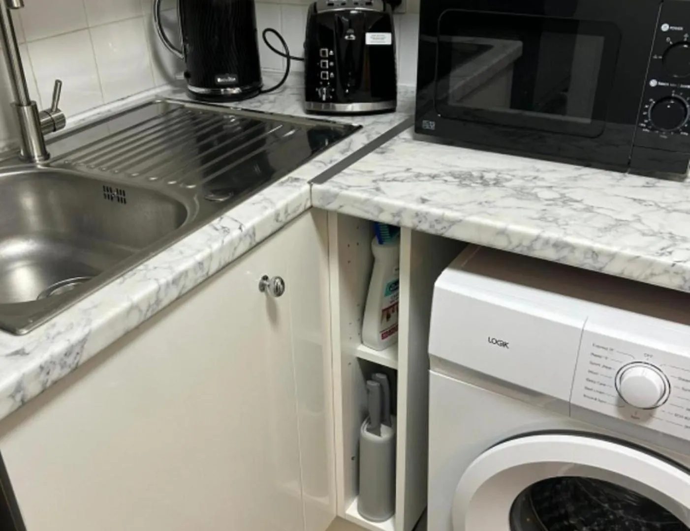 City View London Apartment - Near Canary Wharf